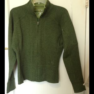 Mountain Hardware Medium zip up Sweater